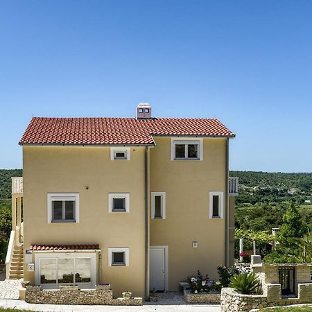 Haus Lilli Mit Pool Appartement Ražanac Buitenkant foto